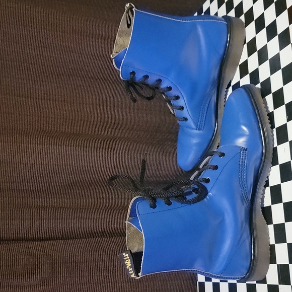 *SOLD* Made in England Dr. Martens Boots - Picture 8 of 11